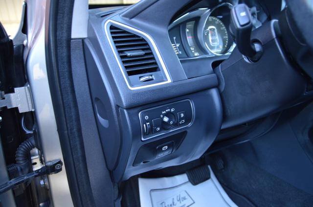 Used 2015 Volvo XC60 T5 Premier w/ Proximity Package FWD image 29