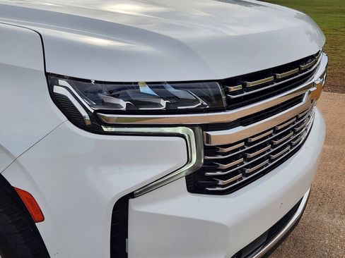 Used 2023 Chevrolet Suburban Premier RWD image 13