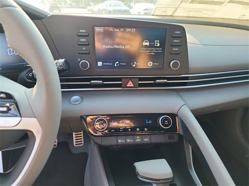 New 2025 Hyundai Elantra Sport image 18