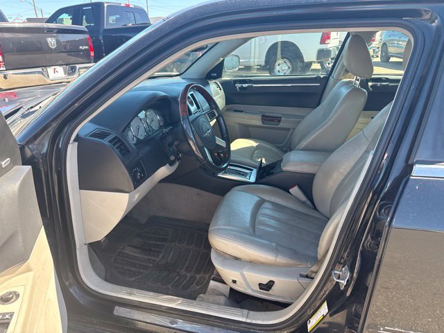 Used 2007 Chrysler 300 C w/ Protection Group II RWD image 10