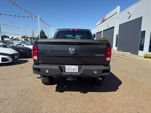 Used 2017 RAM 2500 Tradesman w/ Chrome Appearance Group AWD/4WD image 7