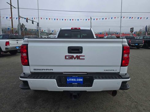 Used 2019 GMC Sierra 3500 Denali w/ Duramax Plus Package image 4