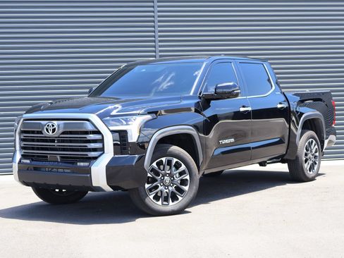 Used 2025 Toyota Tundra Limited AWD/4WD image 1