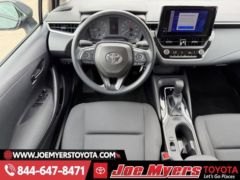 Used 2025 Toyota Corolla LE image 14