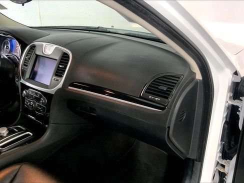Used 2023 Chrysler 300 Touring w/ Sport Appearance Package RWD image 16