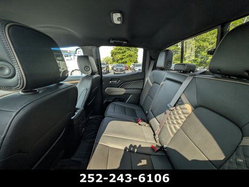 Used 2024 GMC Canyon Denali AWD/4WD image 15