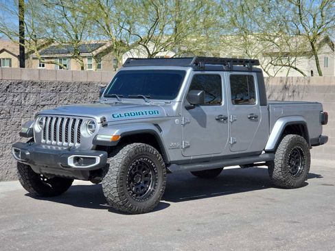 Used 2020 Jeep Gladiator Overland image 5