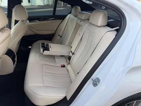 Used 2019 BMW 530i xDrive w/ Convenience Package AWD/4WD image 16