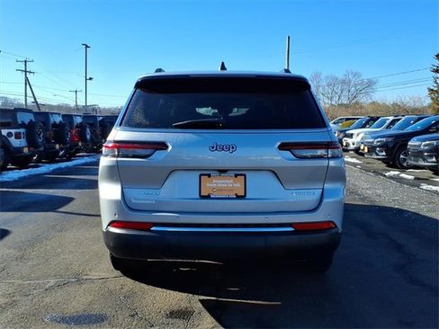 Certified 2023 Jeep Grand Cherokee L Laredo image 4