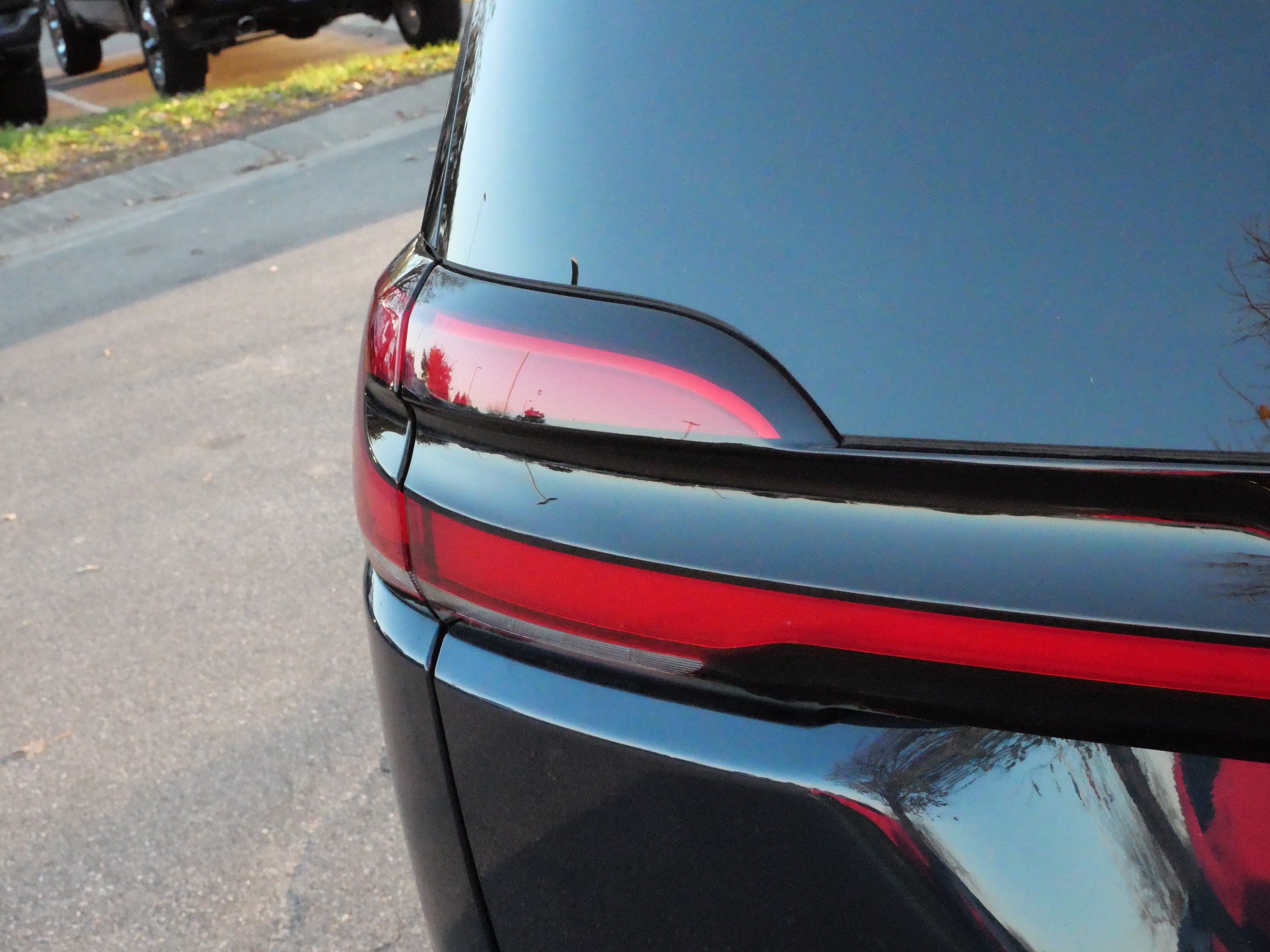 Used 2025 Chrysler Pacifica Select FWD image 19