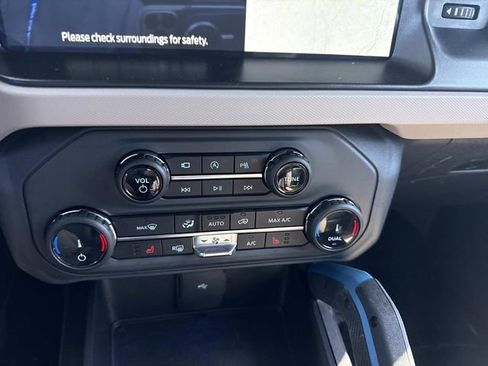 Used 2022 Ford Bronco Wildtrak image 23