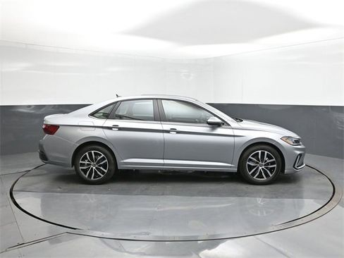 New 2025 Volkswagen Jetta SE image 26