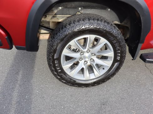 Used 2021 Chevrolet Silverado 1500 High Country image 14