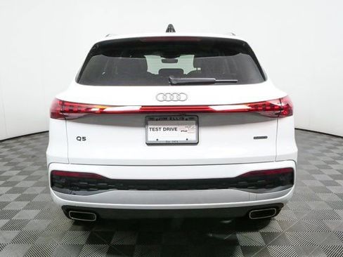 Used 2025 Audi Q5 Premium w/ Convenience Package image 26
