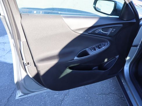 Used 2024 Chevrolet Malibu LT image 15