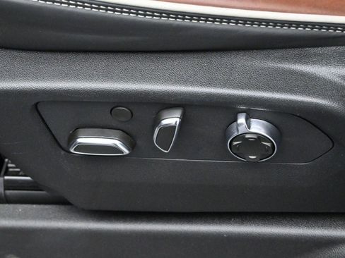 Used 2024 GMC Yukon XL Denali Ultimate image 17