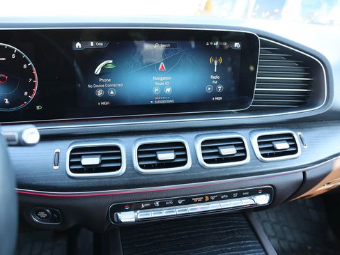 Used 2022 Mercedes-Benz GLE 350 4MATIC image 23