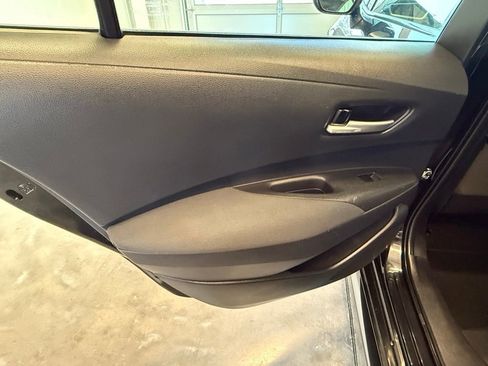 Used 2021 Toyota Corolla LE image 14