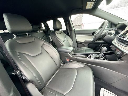 Used 2025 Jeep Compass Limited image 32