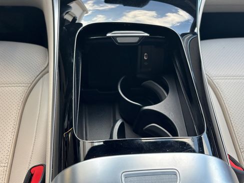 Used 2024 Mercedes-Benz GLC 300 image 5