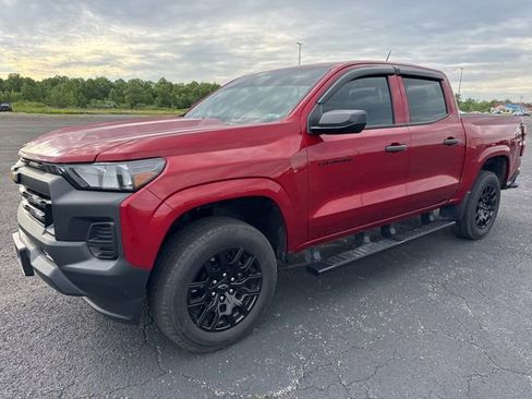 Used 2026 Chevrolet Colorado W/T AWD/4WD image 1