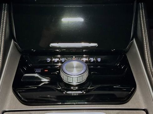 New 2025 Jeep Wagoneer 4WD w/ Convenience Group I image 12