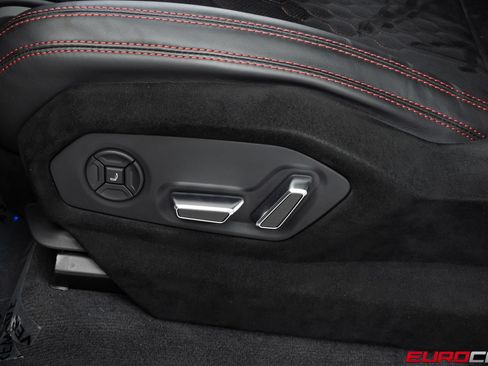Used 2023 Lamborghini Urus Performante AWD/4WD image 51