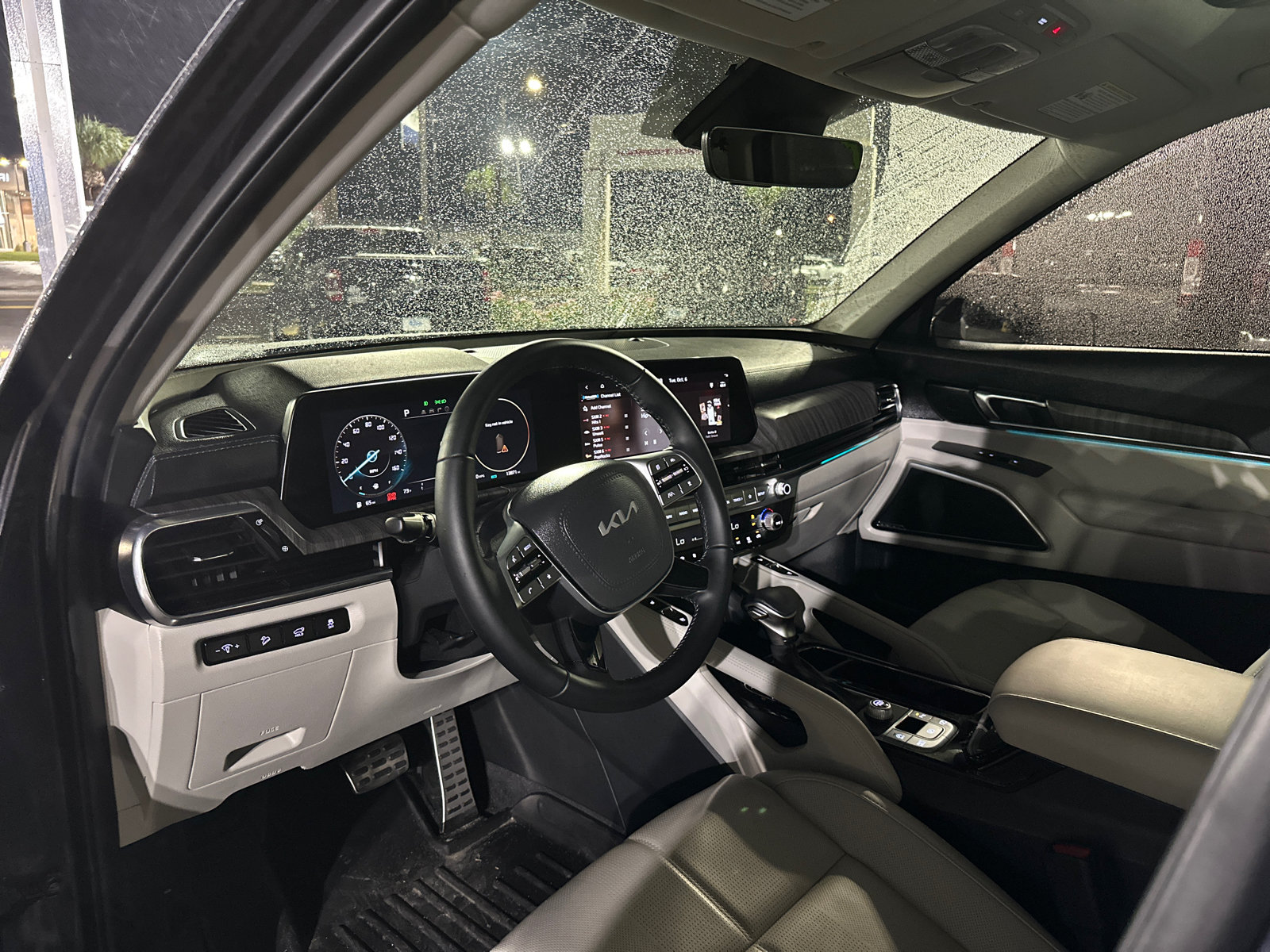 Used 2025 Kia Telluride SX FWD image 11