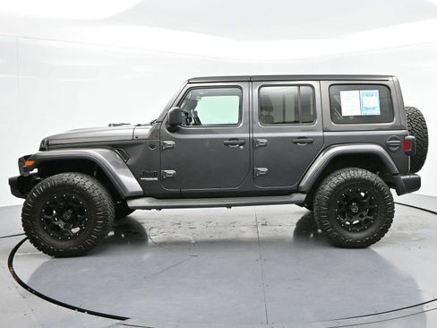 Used 2018 Jeep Wrangler Unlimited Sahara w/ Dual Top Group image 4