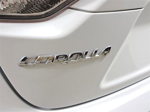 Used 2025 Toyota Corolla LE image 9