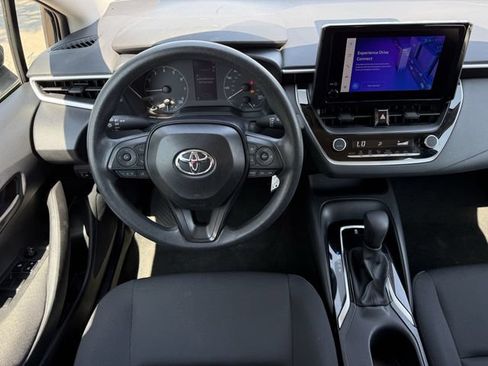 Used 2025 Toyota Corolla LE FWD image 12
