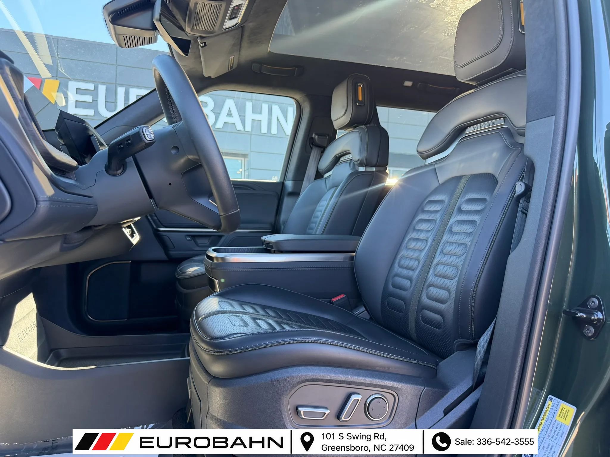 Used 2025 Rivian R1S Adventure Dual AWD/4WD image 6