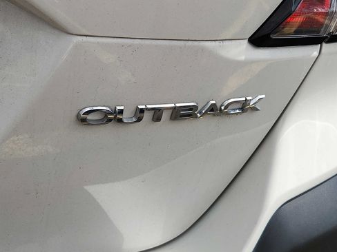 Used 2024 Subaru Outback Premium AWD/4WD image 9