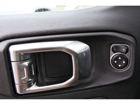 Used 2024 Jeep Wrangler Unlimited Sahara AWD/4WD image 20