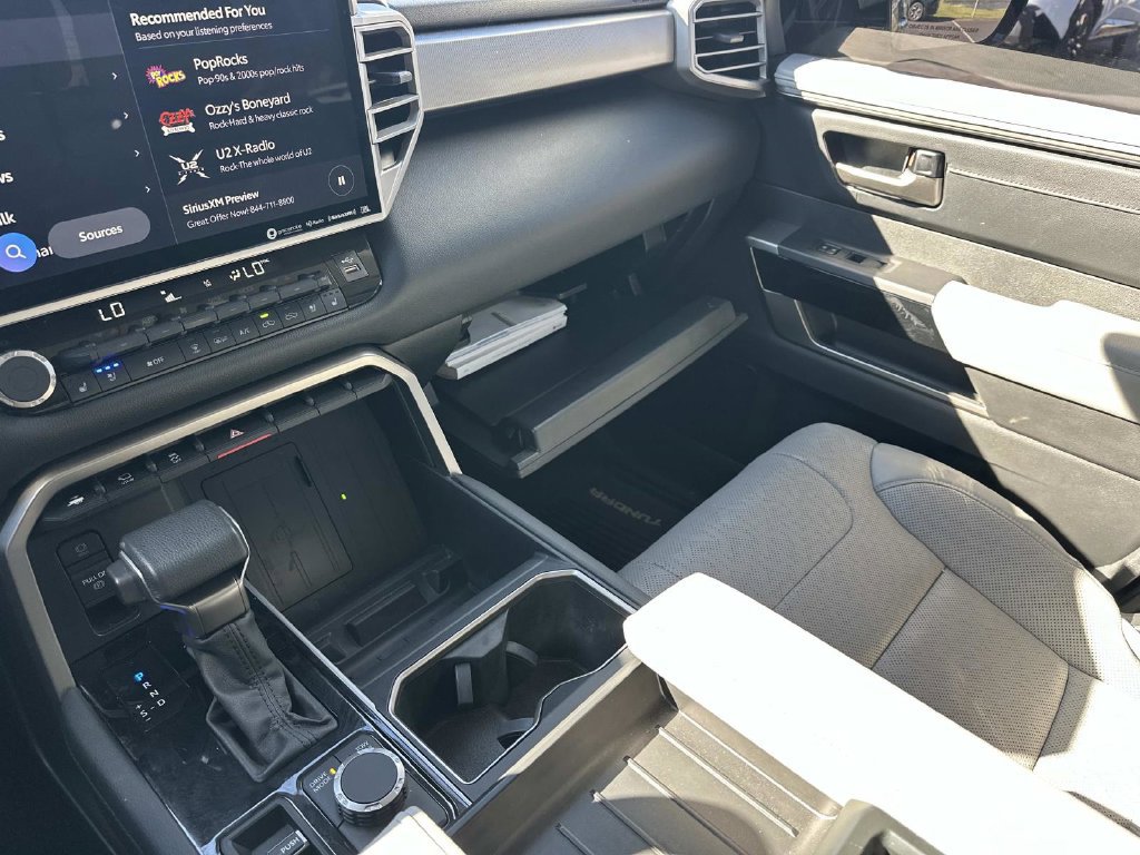 Used 2024 Toyota Tundra Limited AWD/4WD image 33