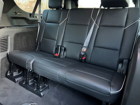 Used 2024 Cadillac Escalade ESV Sport image 17