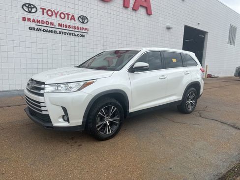 Used 2019 Toyota Highlander Plus image 1