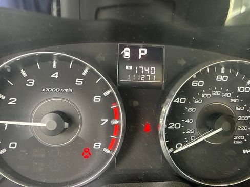 Used 2011 Subaru Legacy 2.5i Premium w/ All-Weather Pkg AWD/4WD image 7