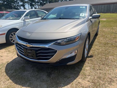 Used 2022 Chevrolet Malibu LT FWD image 1
