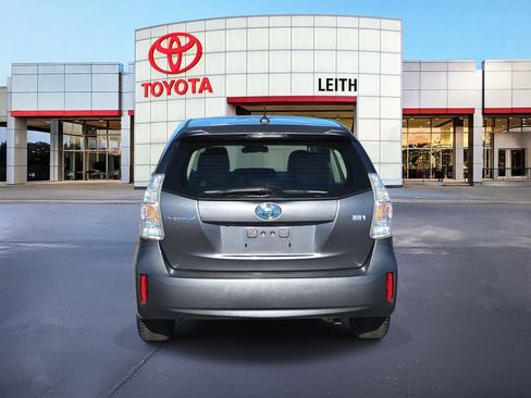 Used 2014 Toyota Prius V Five image 6