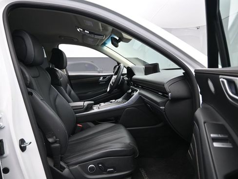 Used 2024 Genesis GV80 2.5T AWD/4WD image 32