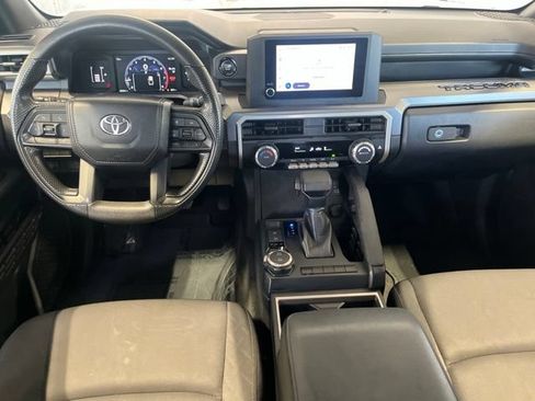 Used 2024 Toyota Tacoma SR5 AWD/4WD image 10