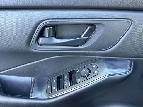 Certified 2024 Nissan Rogue S FWD image 11