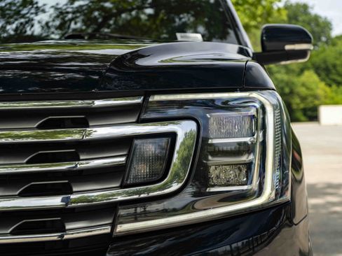 Used 2021 Ford Expedition Limited RWD image 11