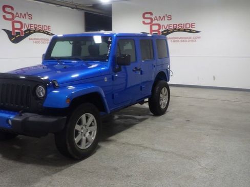 Used 2016 Jeep Wrangler Unlimited Sahara w/ Connectivity Group image 1