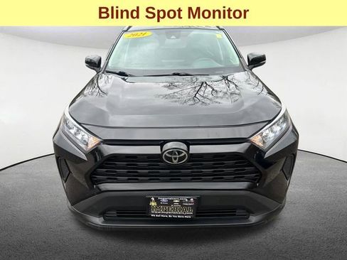 Used 2021 Toyota RAV4 LE AWD/4WD image 4
