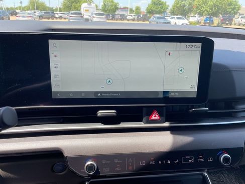 New 2026 Kia Carnival EX FWD image 19