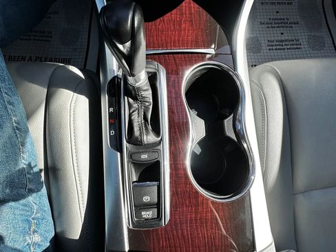 Used 2015 Acura TLX image 15