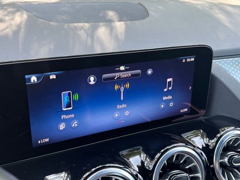 Used 2025 Mercedes-Benz GLA 250 4MATIC image 21