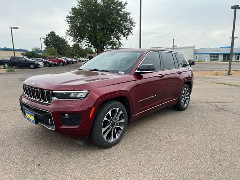 Used 2024 Jeep Grand Cherokee Overland w/ Trailer Tow Package AWD/4WD image 26